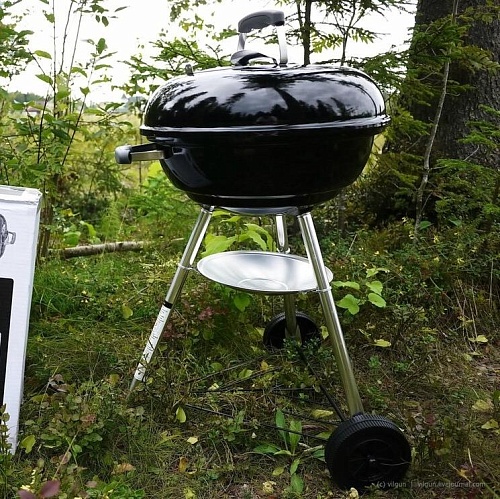 Угольный гриль Weber Compact Kettle 47 см Угольный гриль Weber Compact Kettle 47 см